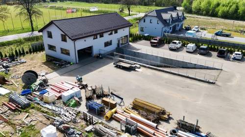 Funkcjonalny budynek pod działalość i usługi 