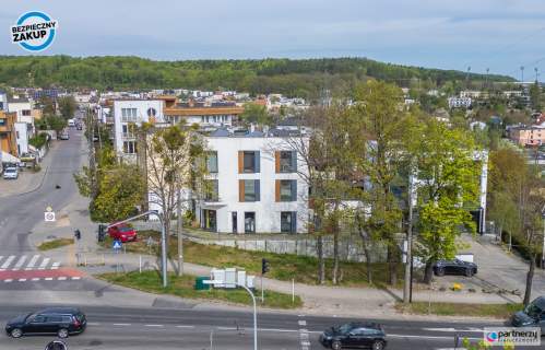 2-letni budynek w centrum Małego Kacka