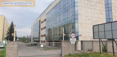 Lokal inwestycyjny z możliwością zamieszkania