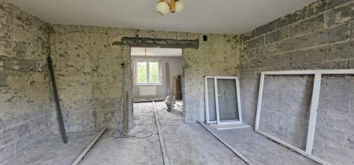 Dom z ogromnym potencjałem,9km od miasta, zielona kraina