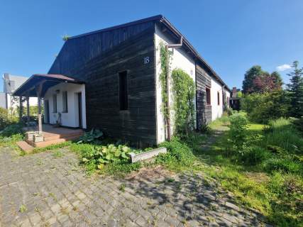 Dom parterowy 242m2, ogród, dwa garaże, wiata