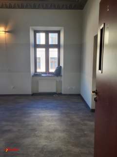 Dwa pietra w kamienicy 19 pokoi 495 m2