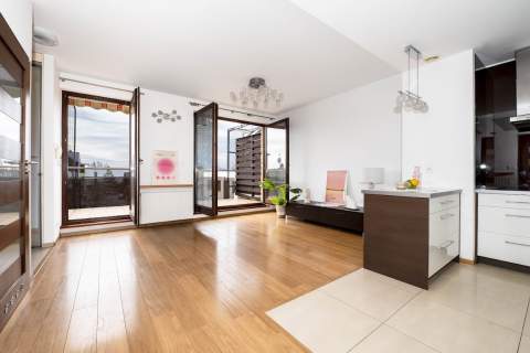 Apartament 82m2 z tarasem 15m2, garaż 17,2m2, komórka 6,7m2