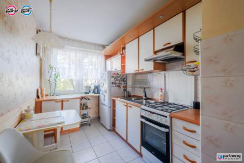 Pierwsze Piętro Potencjalne 3 Pokoje z Balkonem