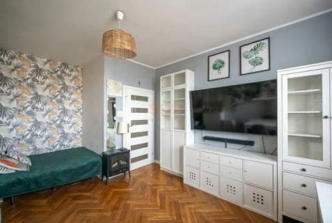 Centrum 2 pok. w rozkładzie balkon osobna kuchnia parking