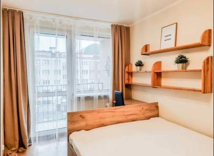 Przestronne mieszkanie z balkonem w centrum