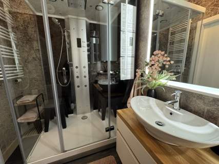 Apartament z dużym tarasem, wyposażony