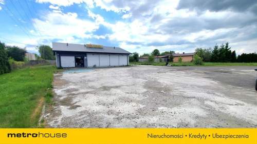 Budynek przy trasie Stryków-Brzeziny 