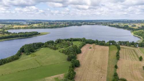 Działka budowlana nad jeziorem w Łapalicach