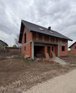 4 Pokoje Garaż w bryle SSO Polanowice