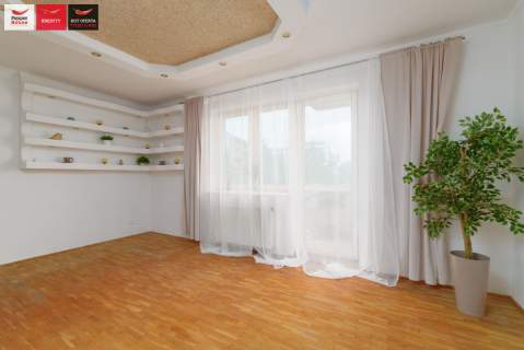 KOMPAKTOWE 2 POKOJE Z DREWNIANYM PARKIETEM