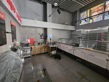 Duży lokal na sklep/usługi przy ul. Piotrkowskiej