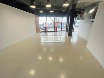 Showroom,parter,witryny,wys.3,5m,klima,wentylacja