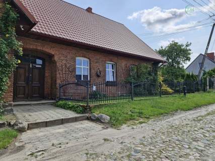 Mieszkanie w domu z ogródkiem, garażem.