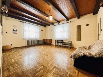 Dwukondygnacyjny Duża działka Drugi domek let.
