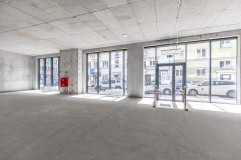 Lokal o pow. 490,56 m2 z witrynami ul. Jasna