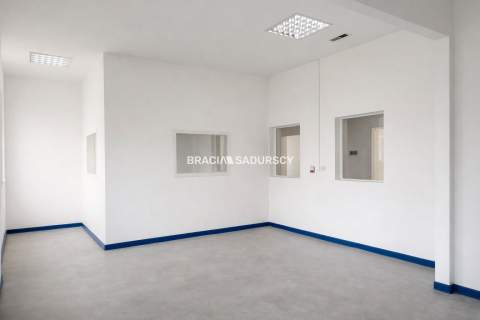 Pomieszczenia magazynowo - biurowe 325m2, Balice