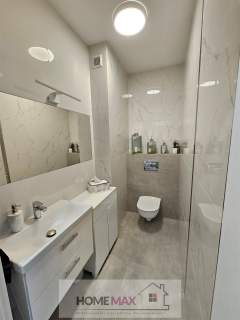 Apartament z prywanym parkingiem i komórką,Bielany
