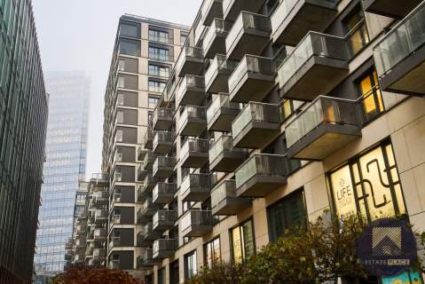 Unikalny Apartament w Mennica Residence