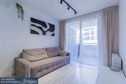 Górka Narodowa, 38 m2, 2 pokoje, loggia, tramwaj.