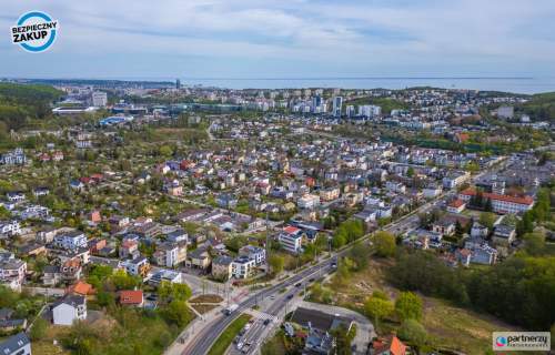 2-letni budynek w centrum Małego Kacka