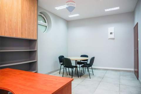 Lokal biurowy 22m2 do wynajęcia od zaraz