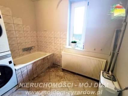 Przestronny dom z funkcją domu dwurodzinnego.
