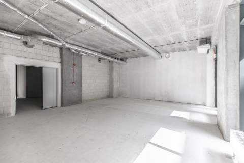Lokal o pow. 145 m2 z witrynami Centrum