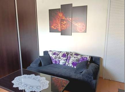 Sprzed. kawalerka 25,5m2. po remoncie, wyposażona.