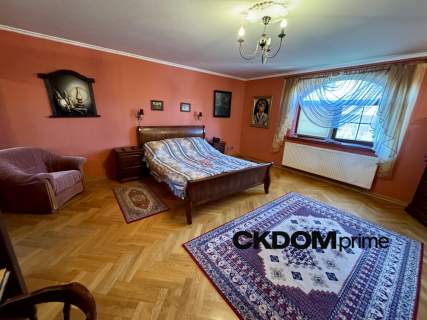 Przestronny dom 360 m z ogrodem   Piękny ogród