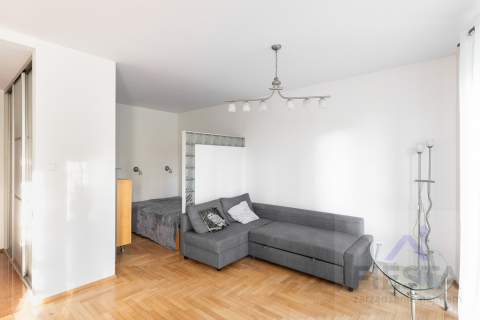 Duża kawalerka/ Balkon/ Parking/ Klimatyzacja