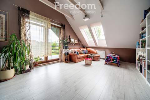 Nowoczesny dom 170 m z dużym garażem i ogrodem