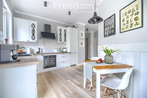 Nowoczesny apartament 68,5 m z widokiem na zieleń