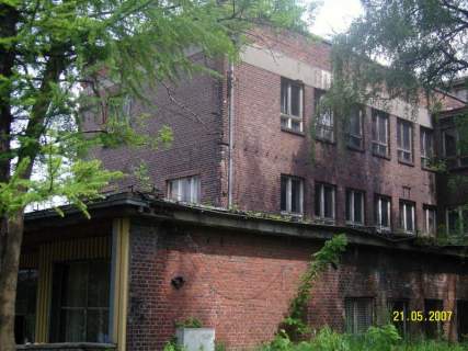 Budynek administracyjny ok. 4000 m działka