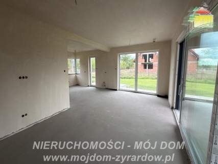 Przestronny dom w Bronisławowie 