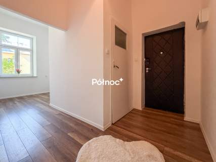 Bezczynszowe mieszkanie po remoncie - 2 piętro