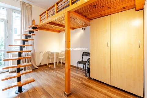 2pok 43 m2 atresole 20 min spacerem od Rynku
