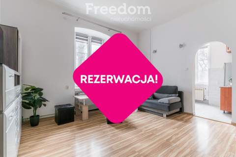 REZERWACJA - Klimatyczna kawalerka