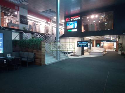 Usługi handel wyposażenie wnętrz,parking,ochrona