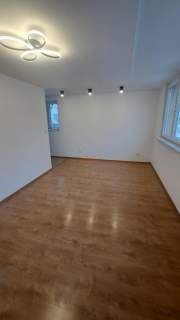 Wysoki parter 3 pokoje po remoncie Balkon Cicha okolica
