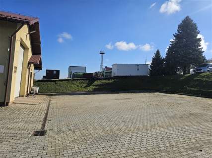 Atrakcyjna nieruchomość - kompleks budynków
