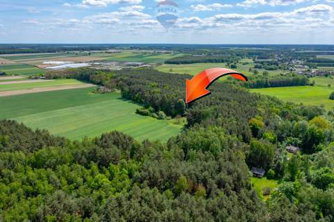 Budowlana 2300 m ze stawem i zielenią