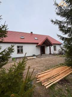 Przestronny dom z nowym dachem i instalacjami Działka 4200 m2,...