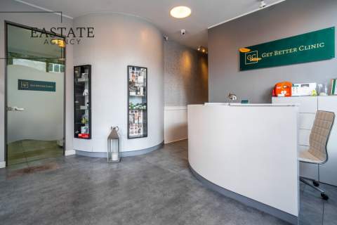 Cesja Kliniki, Gabinety, Duże Witryny, W Centrum