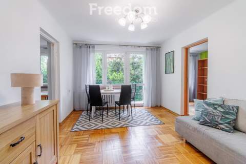 3 pokojowe mieszkanie na parterze z balkonem