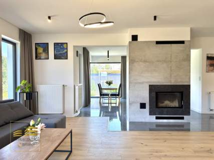 Nowy, parterowy dom przy lesie 5 pokoi 181 m2