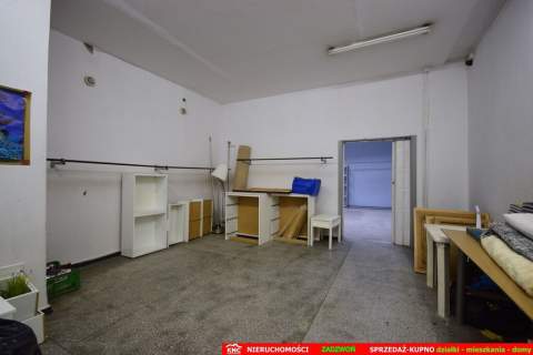 Duży lokal handlowo-usługowy, parter, rampa.