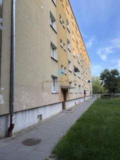 Atrakcyjną umeblowaną i wyposażoną kawalerkę wynajmę