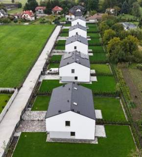 DEWELOPERSKI BLIŹNIAK Z NUMEREM SZUKA WŁAŚCICIELA