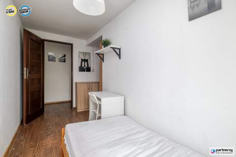 4 pokoje z balkonem i piwnicą blisko centrum 